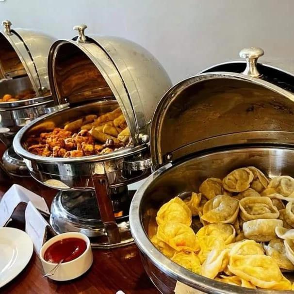 Tibet Hotel Скарду Экстерьер фото